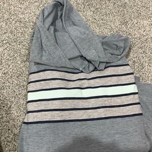 Men’s x-small Vineyard Vines blue grey striped hooded shirt
